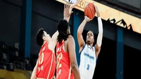 江大女足在武汉车谷战胜浦和红钻，晋级半决赛